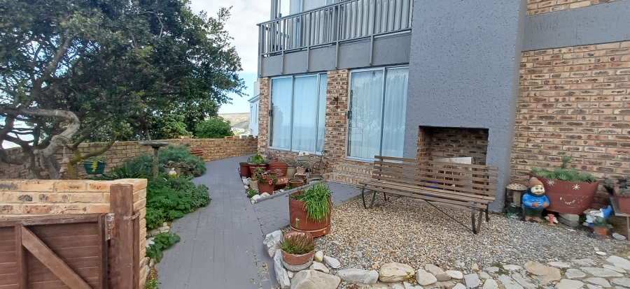 To Let 2 Bedroom Property for Rent in Oceanview Heights Western Cape